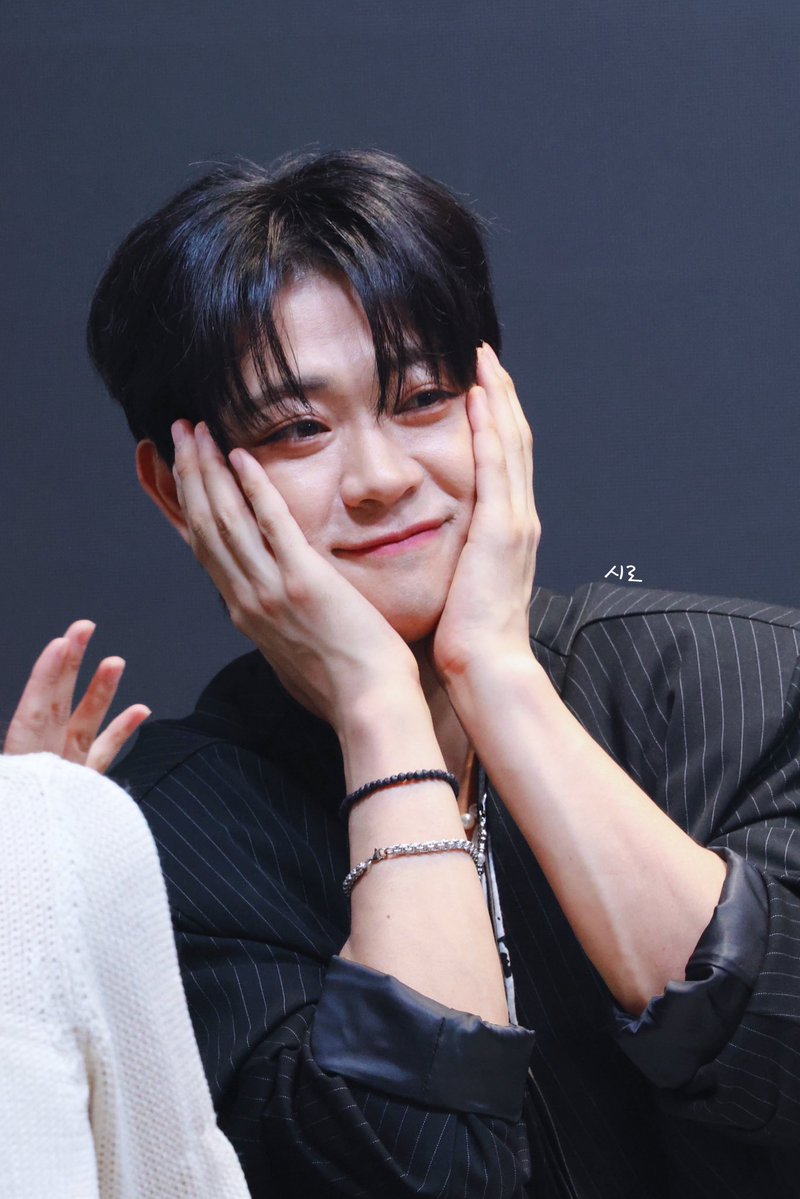 𝑺𝑯𝑰𝑹𝑶 tweet media