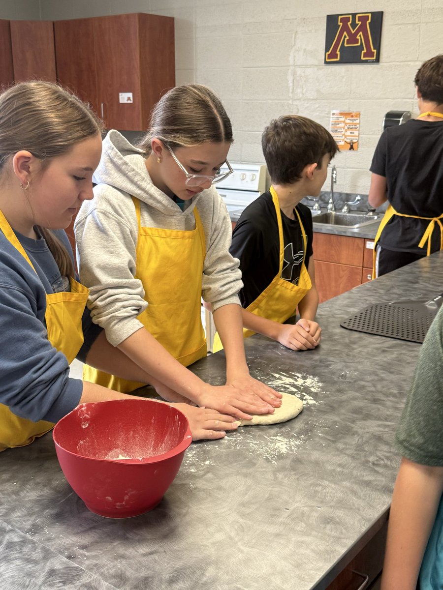 BizMathGuy's tweet photo. 🍕 Business Math 7 is in the middle of our Pizza Unit, 1st specialty… Breakfast Pizza! 🥓🍳 
While creating their pizzas from scratch. Some pizzas were carefully crafted… and some were definitely “made with love” 😄❤️
@ByronMSBears https://t.co/G9eXfNUl9B