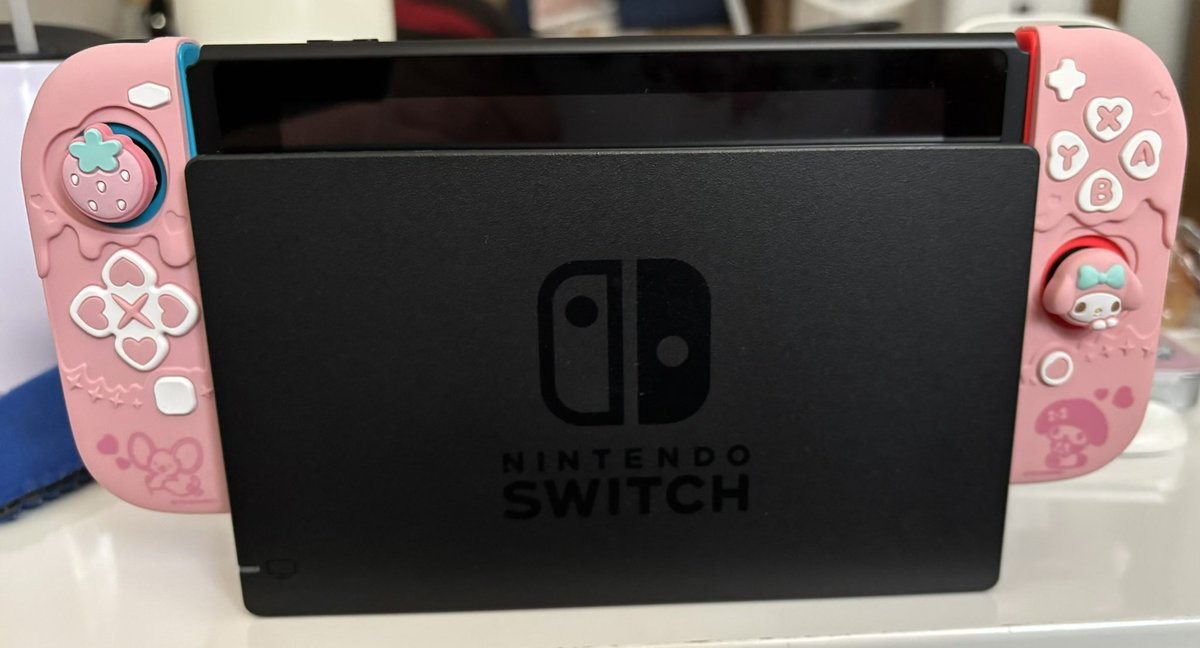 あつ森発売時にSwitchライト ピンク購入 毎日あつ森島🏝️作りかなり あつ森発売時にSwitchライト ピンク購入 毎日あつ森島🏝️作りかなり