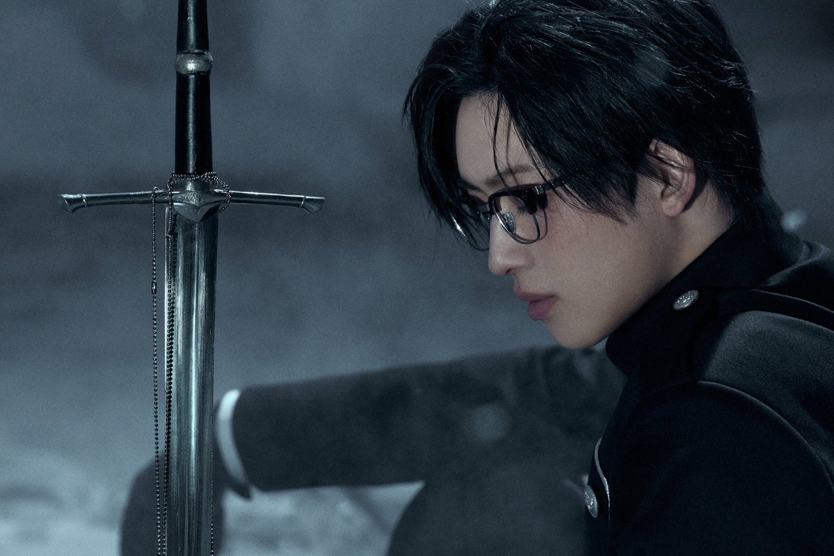 wolftypefuma's tweet photo. if this is how love always ends / i’ll never love again

» 🎮🍊
» 1.3k words, rated T
» MCD, angst, hurt no comfort, werewolf au, references to witch of yerasah lore
» https://t.co/kFjP1V8IPw https://t.co/p4llAFvMZT