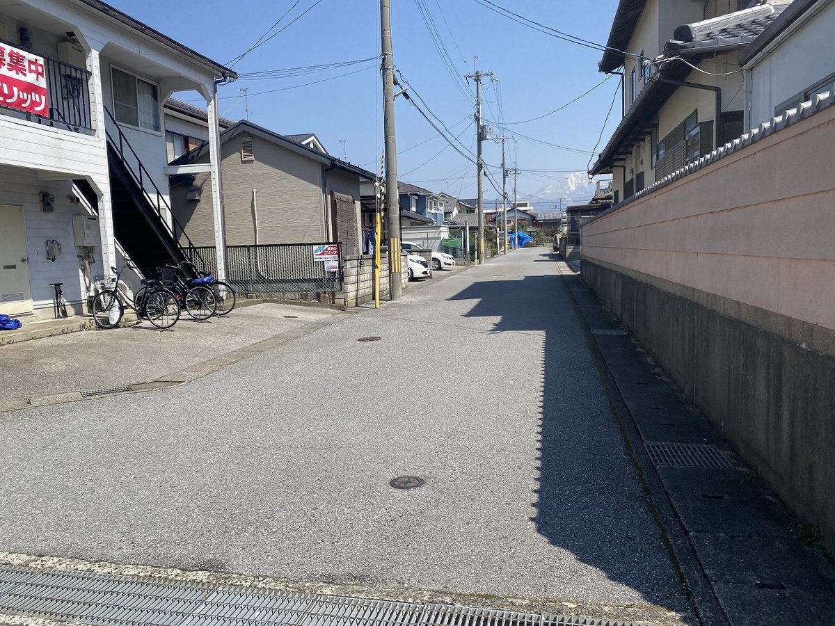 fudousan2's tweet photo. 本日のおすすめ物件を紹介します❗❗

滋賀県長浜市の一棟アパート

■価格：1540万円

■所在地：滋賀県長浜市神照町

■長浜バイパス近く

■現状満室稼働中

■現状年収：170.4万円

■現状利回り：約11%

■詳細ページ：https://t.co/oSZwRoRgqL

是非お問い合わせください❗❗

#滋賀不動産 https://t.co/i41NeOdvl5
