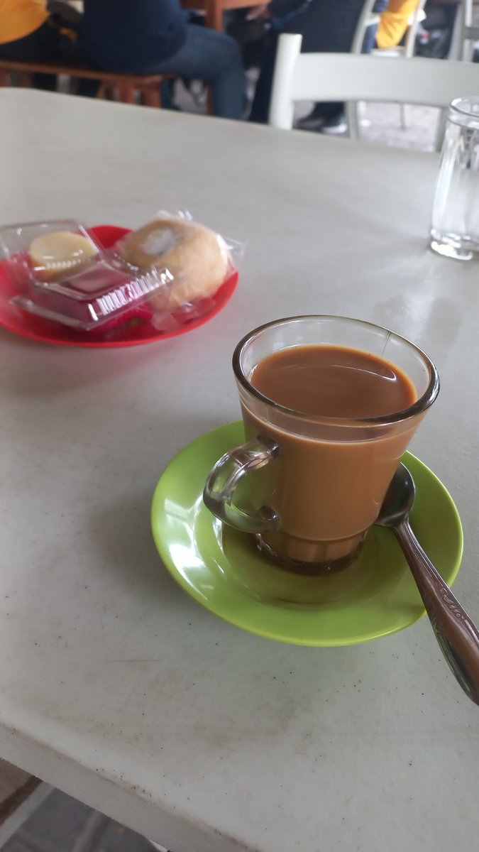 ablech_0707's tweet photo. Ngopi di azzahra ada yg mau joind ..gratis #makassar #gowa https://t.co/vXJtkt8QDx