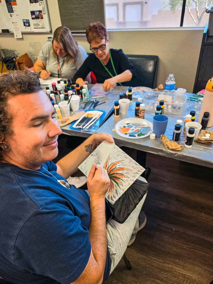 ForRecovery's tweet photo. 🎨 ☕️ Some fresh canvas and espresso to lift the afternoon. Members came together for our paint and sip class at the Recovery Clubhouse last week and created some ✨stunning✨ works of art. We have free sober social activities each week for Clubhouse members to meet new people, expand their social circle, and learn new skills. Come on down for a tour, hit up a meeting, and learn more about membership. 

#Clubhouse #sobersocial #socialcapital #collective #wedorecover #peersupport #LasVegas #recoveryclub #vegaslocals #Painting #recoverycommunity #soberlifestyle  #mentalhealthmatters