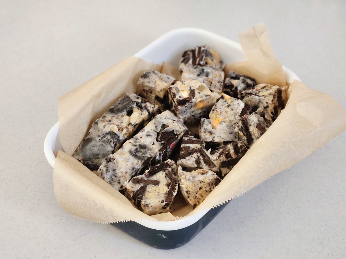 朝から旦那がチョンドゥククッキーを作ったみたいなので見てあげてください 笑

怖くてまだ食べてない、、()