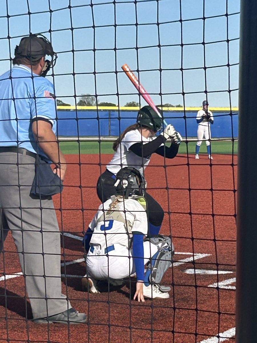GlorifyHisGame's tweet photo. The Tour Bus made its first final stop of the regular season to see @EllieNorton2029 play. Ellie played LF, 3B, and had a Sac Fly RBI. Can’t wait to get back in the Lab! Know where your strength lies, be strong, be confident, be prepared.
Exodus 15:2 https://t.co/rMqsm4Wrjg