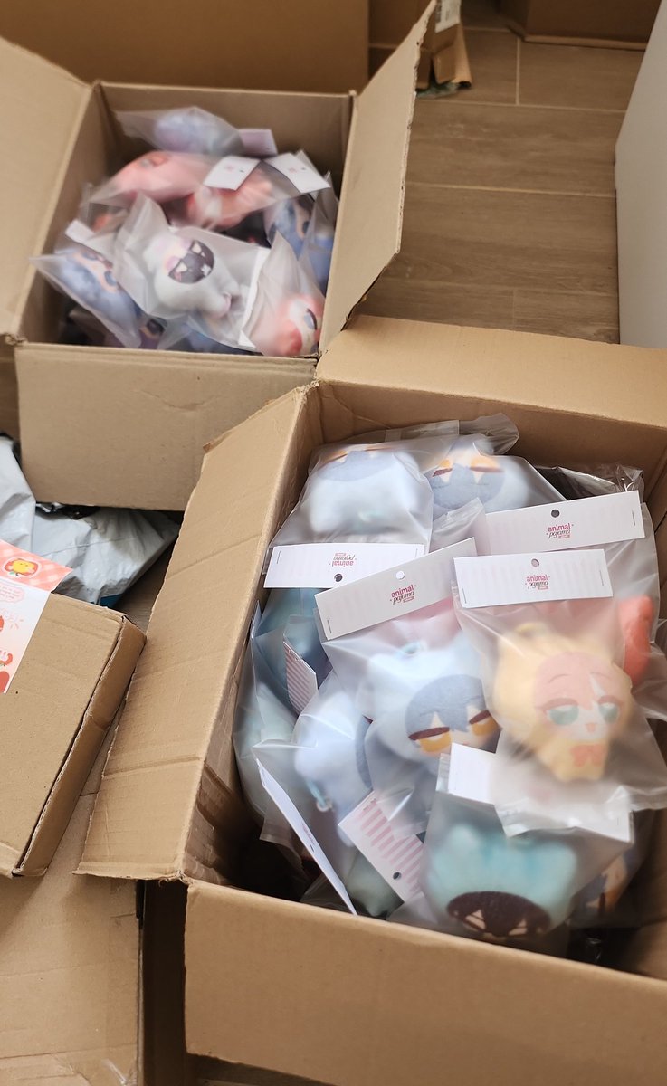 limearts_'s tweet photo. they're here!! https://t.co/NeqkRZN3n4
