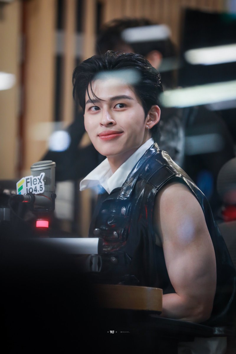 •พีเจจจจจ•🚂 tweet media