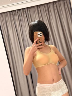 モナカ tweet media