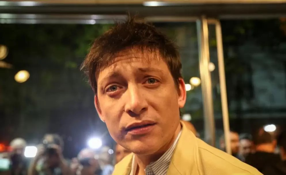🚨AHORA🚨 Les anticipé, se viene otro escándalo. Los hermanos Neuss, amigos de la infancia de Santiago Caputo y familia socia de Luis Caputo, se van a quedar con el negocio de la Hidrovía a precio regalado, y parece que con el pago de coimas. Recaudan para la corona.