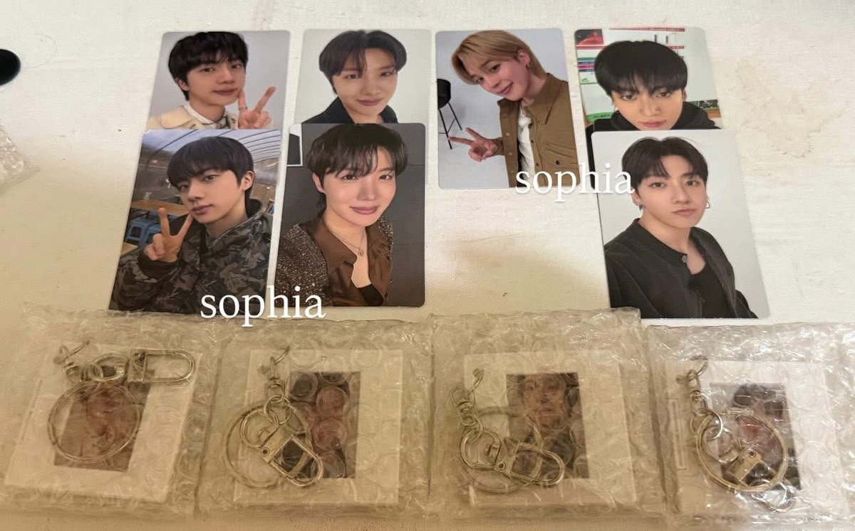 0719tkk's tweet photo. wts lfb arirang | ONHAND &amp; READY TO SHIP ✨

# bts album photocard pob keyring hoodie

loc: Pasig https://t.co/yN5pLVtHUe