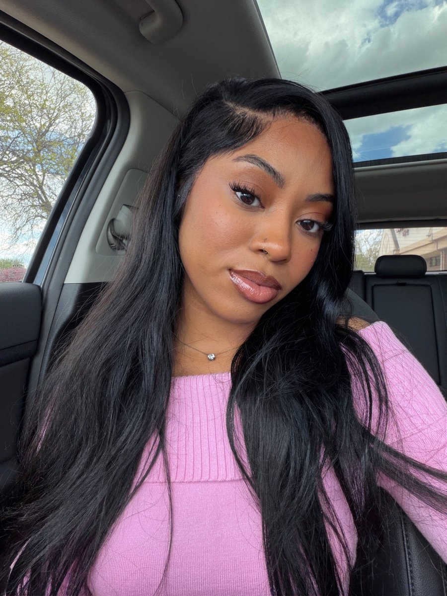 Shaneeceaaa's tweet photo. Oh nothing, just looking pretty 🌸 https://t.co/gTdmxrNI7U