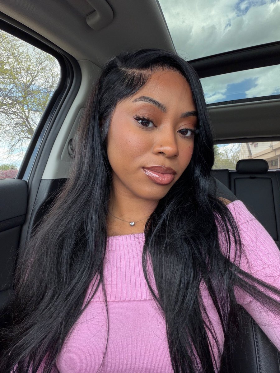 Shaneeceaaa's tweet photo. Oh nothing, just looking pretty 🌸 https://t.co/gTdmxrNI7U