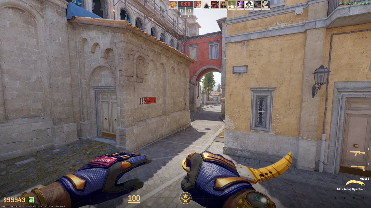 declancryle's tweet photo. decisions decisions.. such a tough choice, need help! #CS2 #tigertooth https://t.co/b5dzkxWuWW