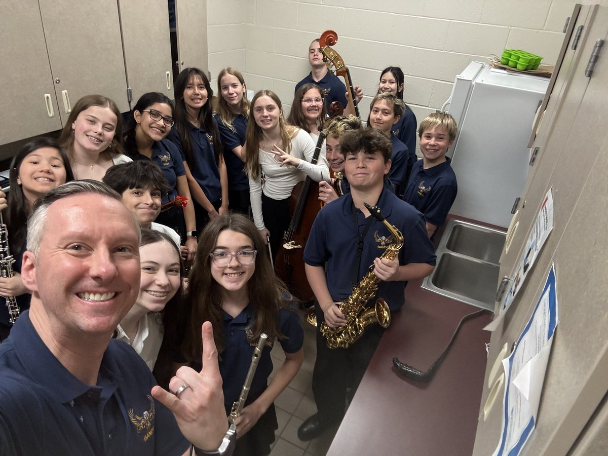 mrmorong's tweet photo. 🎶 The CHMS Fine Musician Tour was a blast! Our students had so much fun demonstrating all of the instruments for our Prospect, Monroe, and Walker 4th Graders. Instrument Tryouts start tomorrow! 🎶 #d181proud @CCSD181 https://t.co/6Tu65icycY