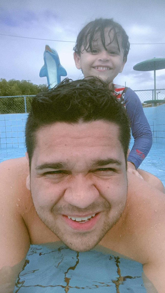 micaeldantasof's tweet photo. Micael Dantas e seu filhão Micael Júnior #micaeldantas #micaeldantascantor #micaelfarra #cantor #google #viral #forró #logodebandasdeforró https://t.co/P7oa8C7aey