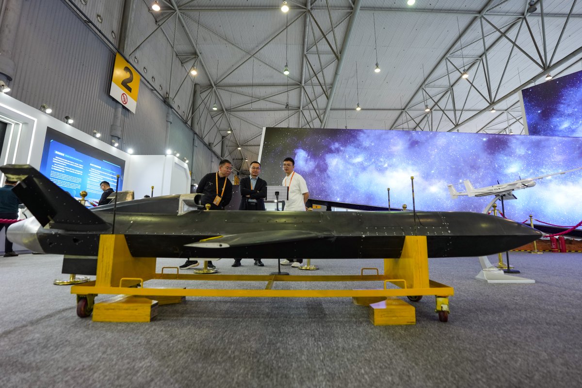 ChinaDaily's tweet photo. #Sichuan province is set to boost sci-tech innovation to deliver more "Made in Sichuan" breakthroughs and build a modern industrial system over the next five years, Governor Shi Xiaolin said on Monday. #FiveYearStrides https://t.co/oc1jvnuLe9 https://t.co/AneMC9F187