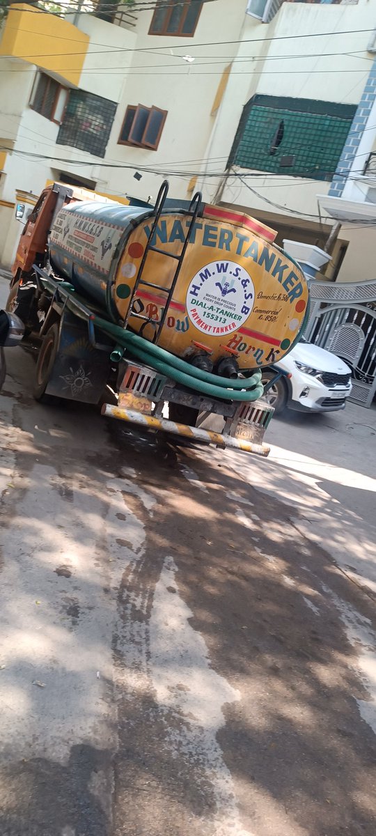 Panda2rocks's tweet photo. @HMWSSBOnline
booked tanker on 10 today it came with bad water see the color in pic &amp; driver bad attitude n he ask for extra money, nt paid extra money thn he started the truck n ran away
Tk strick action on driver &amp; what we should do with bad water?

@EAhmed84640 @iceman000117 https://t.co/ckElydGzos