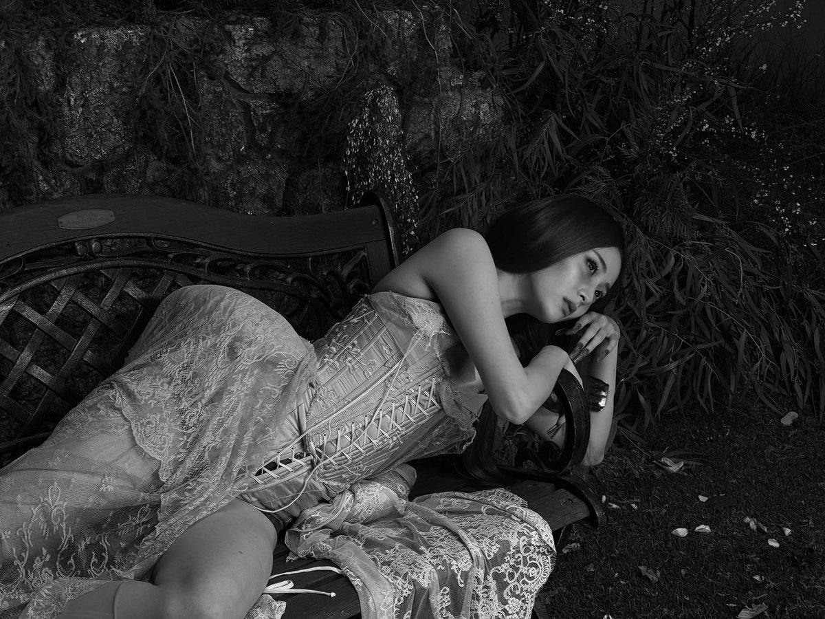 yunjin tweet media