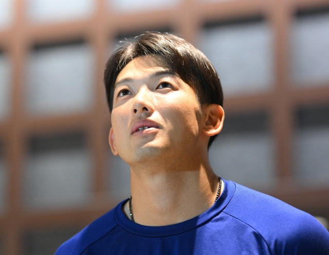 Dorapeinet's tweet photo. トレードの山本祐大「東さんとバッテリーを組めないっていうのはグッときた」　１軍定着のきっかけをくれた左腕に思い　先発の中日戦で「いい投球をしてくれるんじゃないかな」
https://t.co/iBYZWajNZM

　ＤｅＮＡ・山本祐大捕手（２７）と、ソフトバンク・尾形崇斗投手（２６）、井上朋也内野手... https://t.co/2UB1vO2bLf