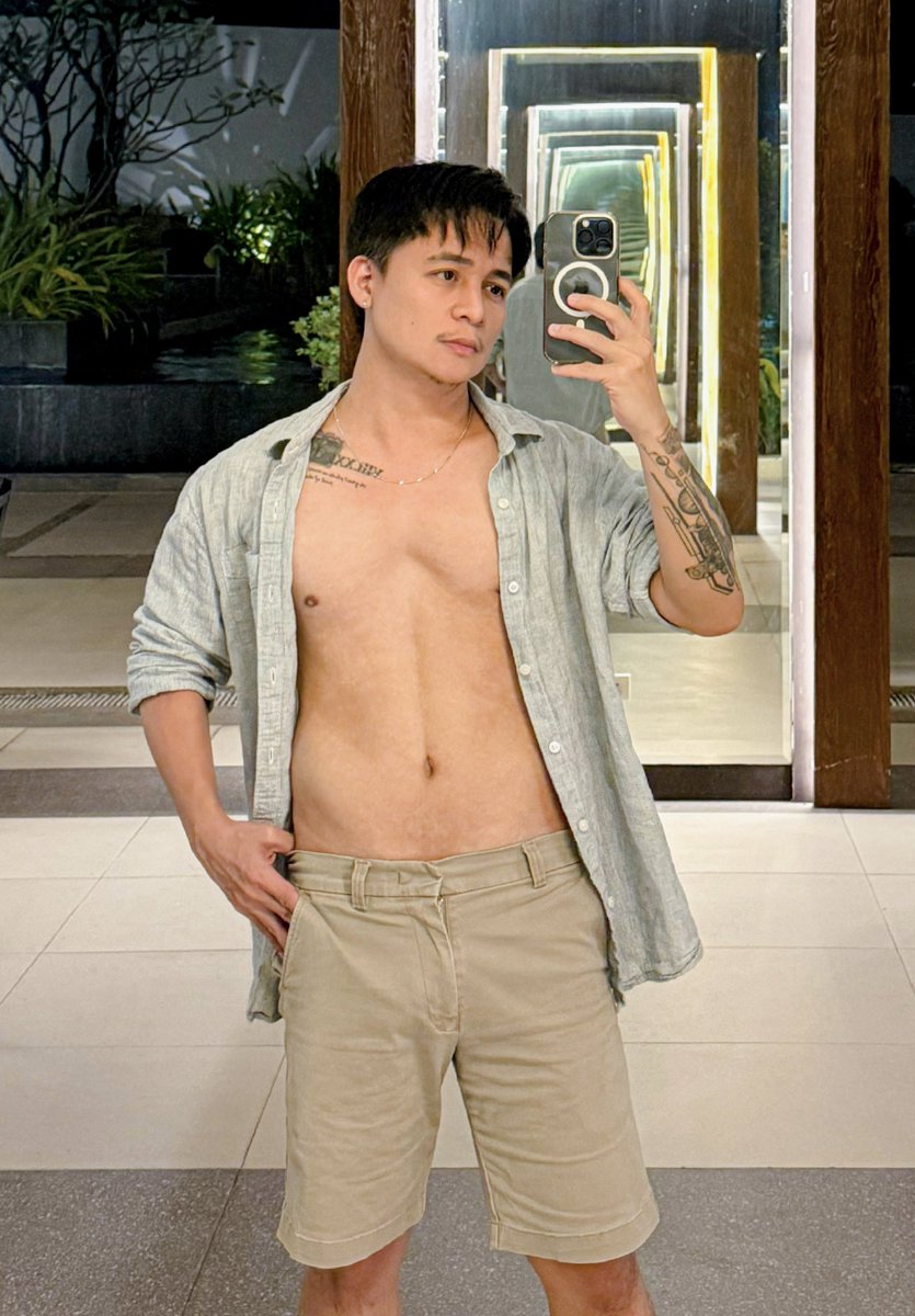KelvinMarkulit's tweet photo. Night dip, ano tara? https://t.co/djSBLPTmeQ