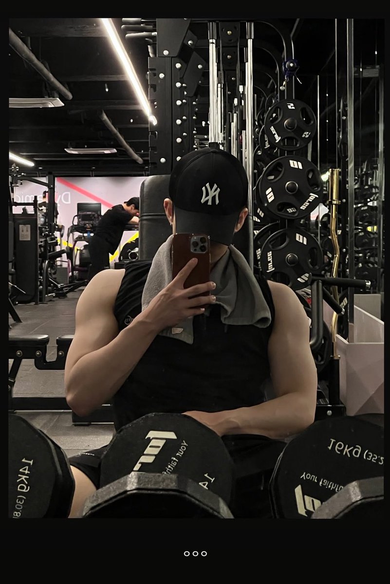 mangsubey's tweet photo. 아니 수빈님 이게 무슨 이게 뭐요 ㅁ무ㅜ무무무슨 https://t.co/c9oX1tGlEv