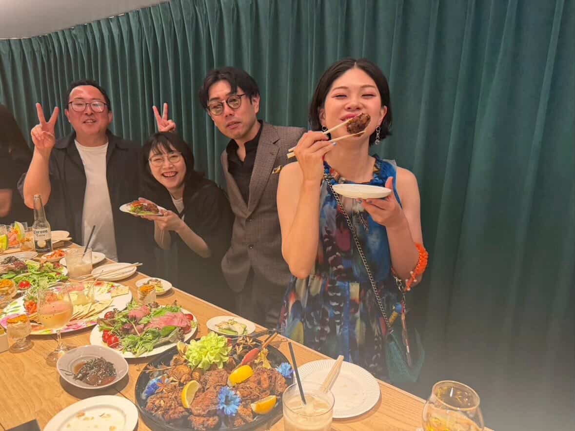 2929398's tweet photo. よしもとガチ婚部中間お疲れ様会でした💐💐💐

石川さんの手料理がすごすぎて、石川さんと結婚したいです✨✨😆
かずみんさんもふた周り年下の女の子と恋バナして楽しそうでした！😫😫

 #オーネット
 #婚活
 #ガチ婚部 https://t.co/pTSpkPoRY4