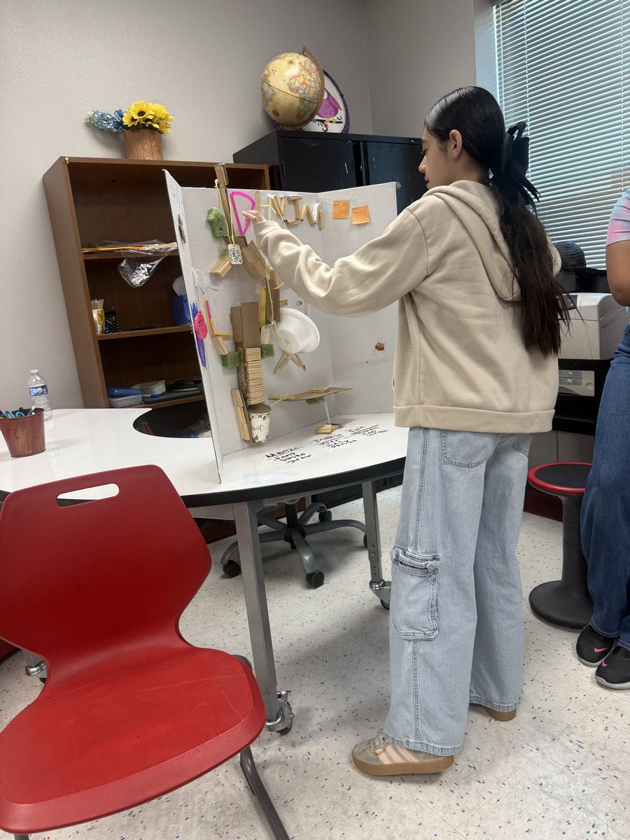 TDSSundancers's tweet photo. Just wrapped up a hands-on lesson on simple machines! 🚀 Students explored forces like push, gravity, and friction while experimenting with pulleys, levers, and ramps. They shared insights on design improvements! #STEM #Education @TierraDelSol_ES  @YsletaISD @corral_ms https://t.co/MmQQzZR30v