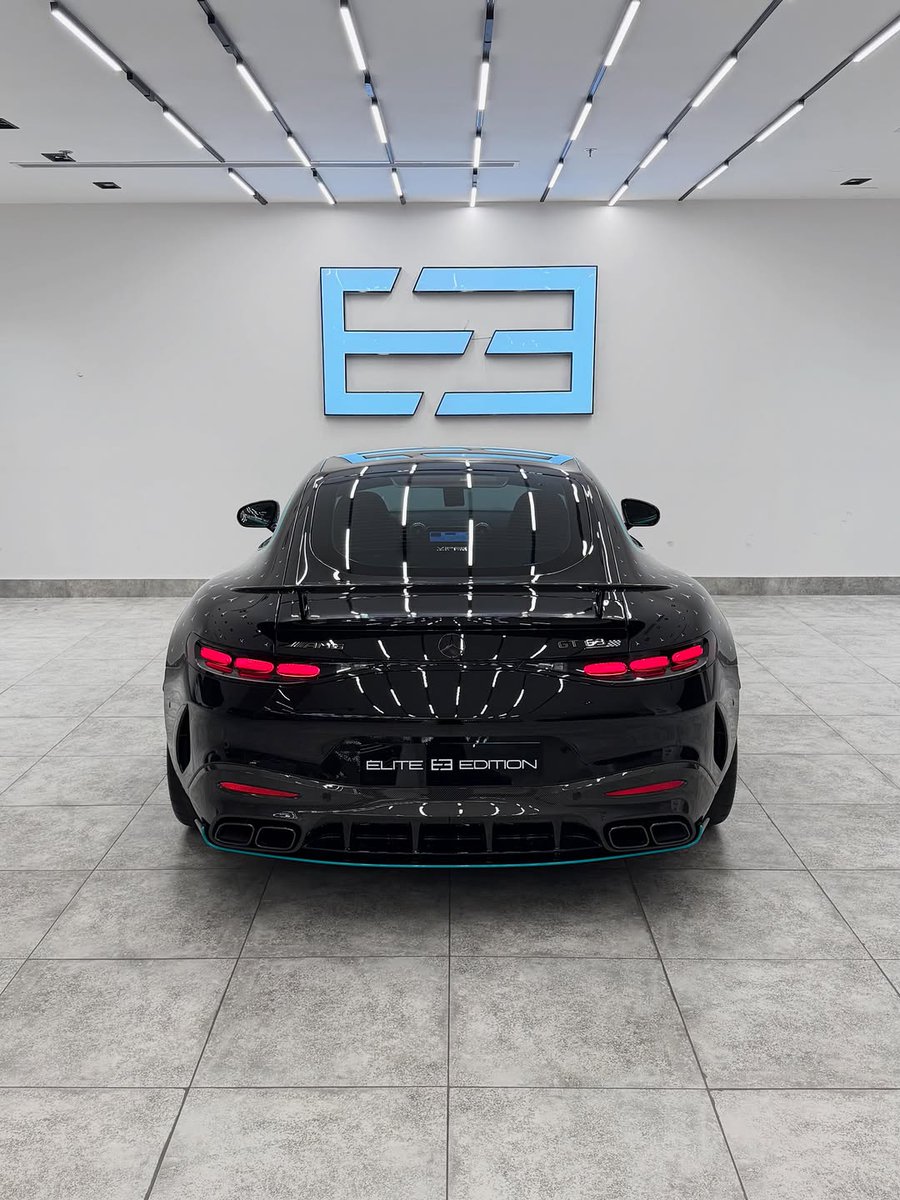 TheAutoHub's tweet photo. Mercedes-AMG GT 63 https://t.co/THQDkGENij