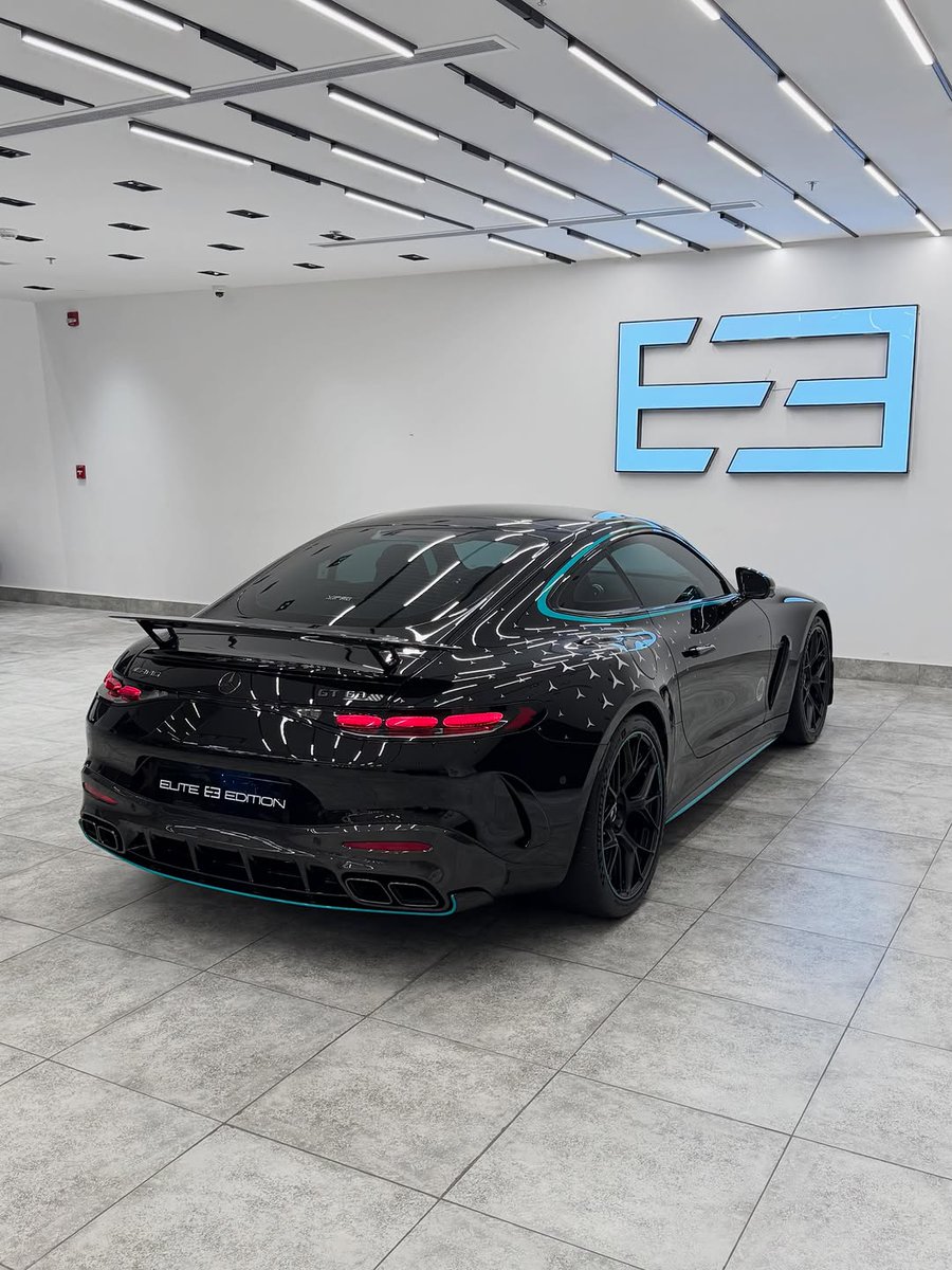 TheAutoHub's tweet photo. Mercedes-AMG GT 63 https://t.co/THQDkGENij