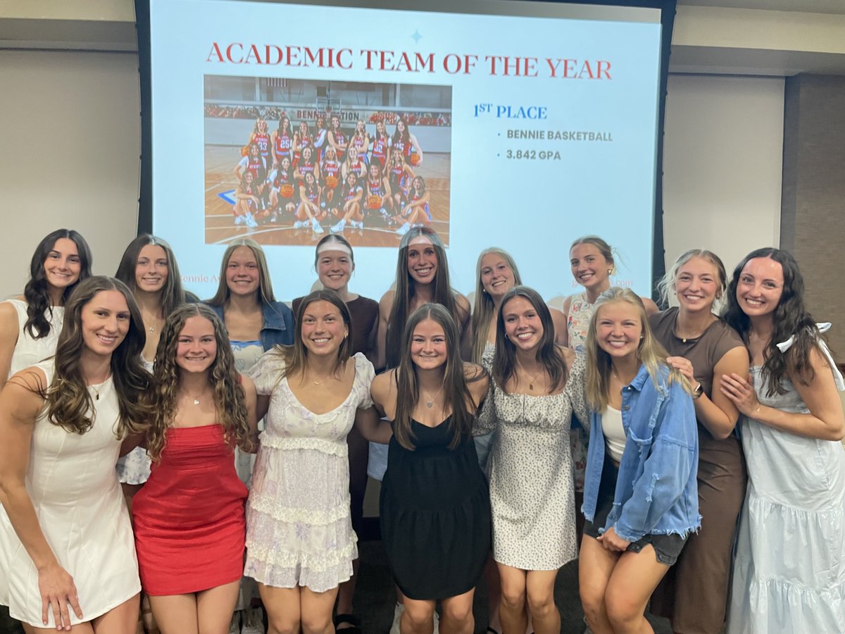 CSBBasketball's tweet photo. Top CSB Academic Team (3.84 GPA) and the Scholar Athlete of the Year (senior Megan Morgan) - congratulations to everyone!! 🏀 https://t.co/wRPsMNp4vc