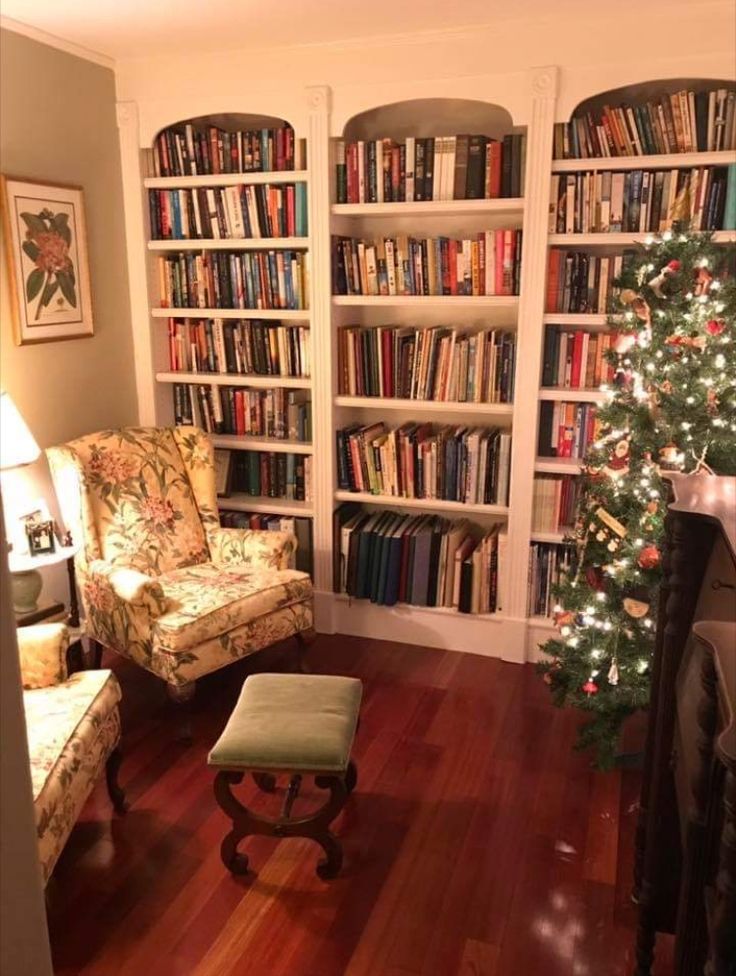 aestheticspost_'s tweet photo. Home library. https://t.co/1QDdmU02if