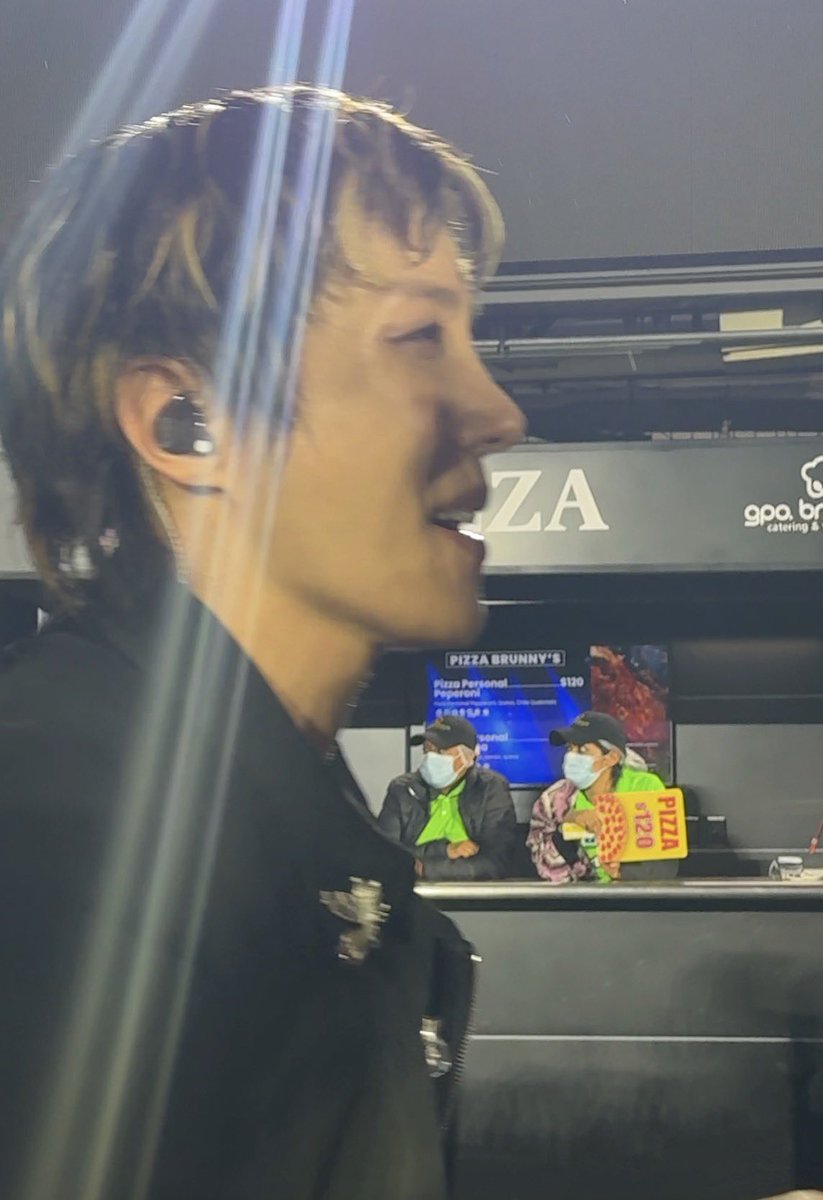 NalaDane's tweet photo. Cobrando todos los karma puntos #BTSMéxico #BTSTOUR2026 https://t.co/ItiFNRUSg6