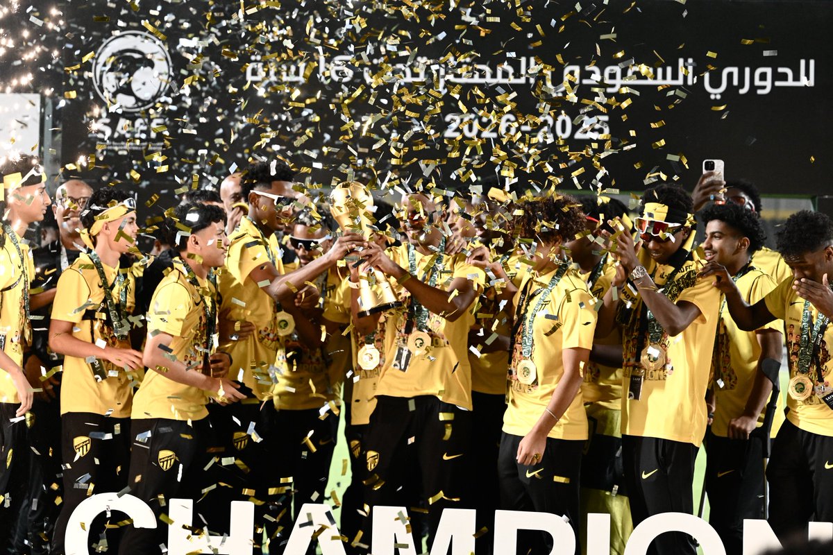 sportksanet's tweet photo. تتويج فريق #الاتحاد تحت سن 16 بلقب الدوري السعودي لفئة الناشئين 
بعدسة المصور خالد السفياني @k_999990 https://t.co/LWhTDe9UFl