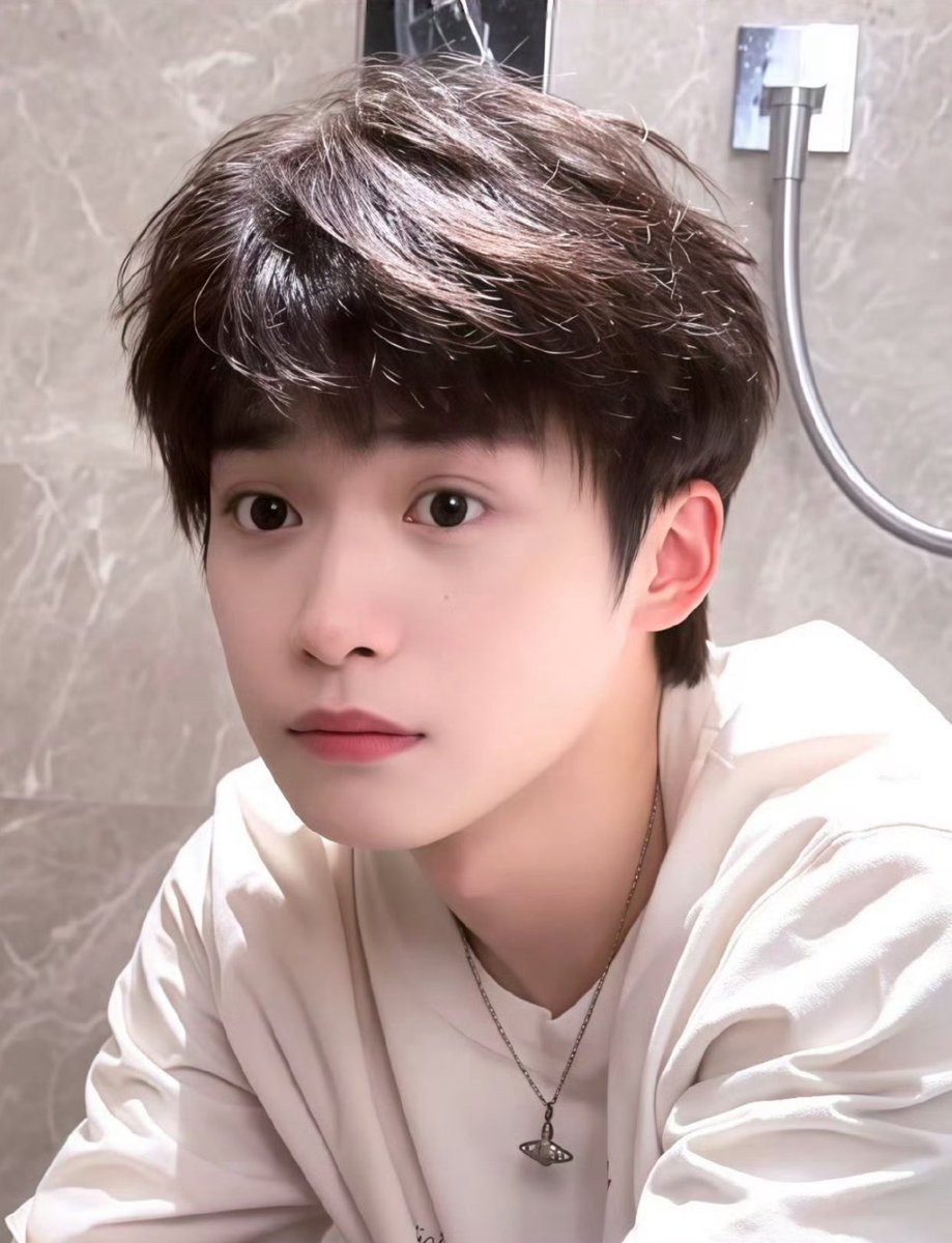 WZ_TianZiyu's tweet photo. ทำไมทำหน้าทำตา แบ๋ว แบบนี้ มันน่ารักสุดๆๆๆไปเลย
#Ziyu
#梓渝 https://t.co/QrDDpK9JoU