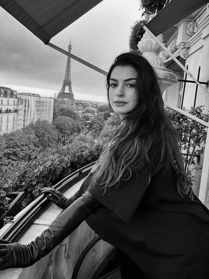 Anne Hathaway Archives ⚔️ tweet media