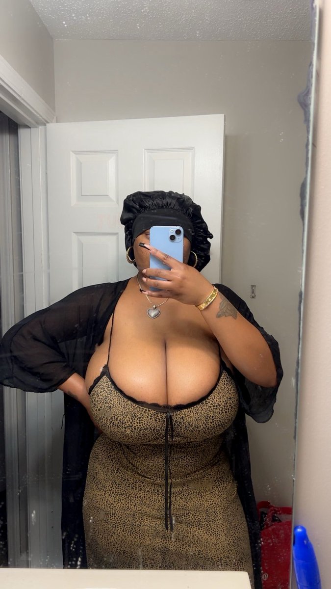 BOOBGODDESS 👑 tweet media