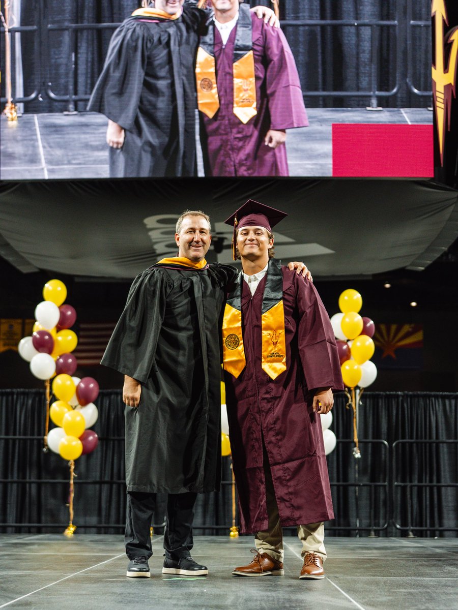 ASU_Baseball's tweet photo. Congrats to the Class of 2026!! 🎓

Sun Devils for life 🔱

#ForksUp /// #Onward https://t.co/Dyl4i0FugR