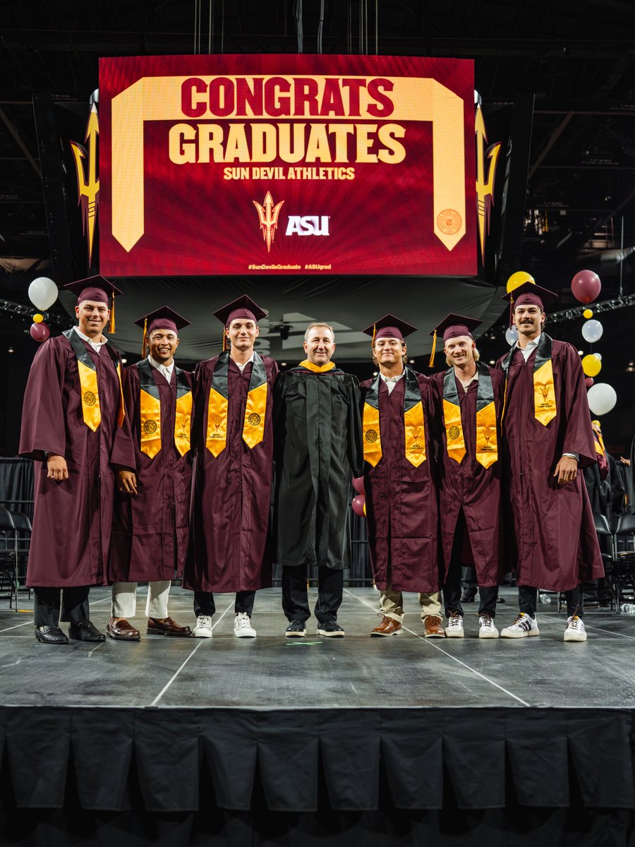 ASU_Baseball's tweet photo. Congrats to the Class of 2026!! 🎓

Sun Devils for life 🔱

#ForksUp /// #Onward https://t.co/Dyl4i0FugR