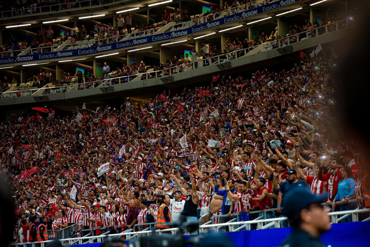 FrameX_OF's tweet photo. 📸 Galería Frame X | Chivas vs Tigres (Vuelta Cuartos de Final)
📍 Estadio Akron – Guadalajara, Jalisco
📷 Fotografías por Yannik González
⸻
#Chivas #Tigres #LigaMX #CuartosDeFinal #Liguilla #GaleríaFrameX #YannikGonzález #FotografíaDeFútbol #CoberturaFrameX https://t.co/rogITMveMu