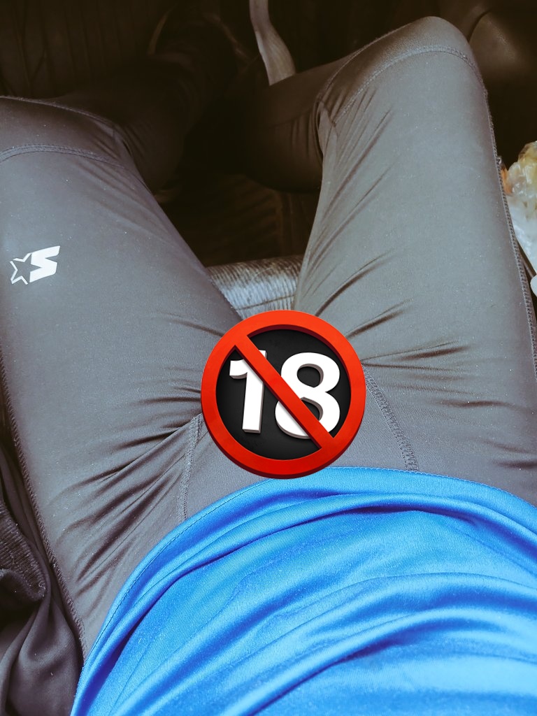 OffPete's tweet photo. En compression pants always https://t.co/8ZlCuKi2uW
