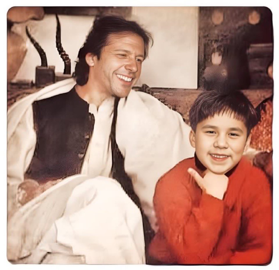JimmyVirkk's tweet photo. عمران خان کے نظریے کا بار ہر کوئی نہيں اٹھا سکتا۔ اس نوجوان بیرسٹر نے اٹھا کر دکھایا ہے۔ 

حسان نیازی تم نے آپا نورین نیازی کا فرزند ہونے کا حق ادا کر دیا۔ https://t.co/wMaQ51uucO