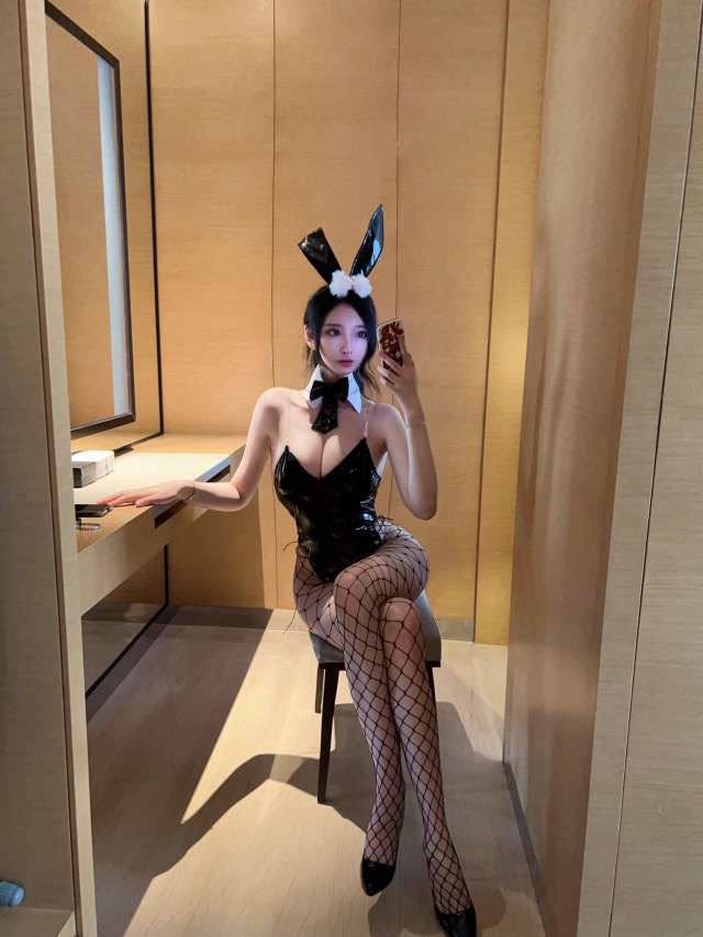 #深圳 栀虞
𝟏𝟖𝟎𝐜𝐦 ·絕頂蜜桃臀🍑 钻石腰臀比
洋气高级 主播 車模 🎀ins网红 🎧
蜂腰巨臀酒杯腿 清晰马甲线
“The more charming, the more dangerous”
“越迷人的越危险”

🐧：3893080991

✈️客服：https://t.co/CQZkxLYTVf

✈️大群：https://t.co/bvktxUTLg8 https://t.co/rdmFVgxOp2