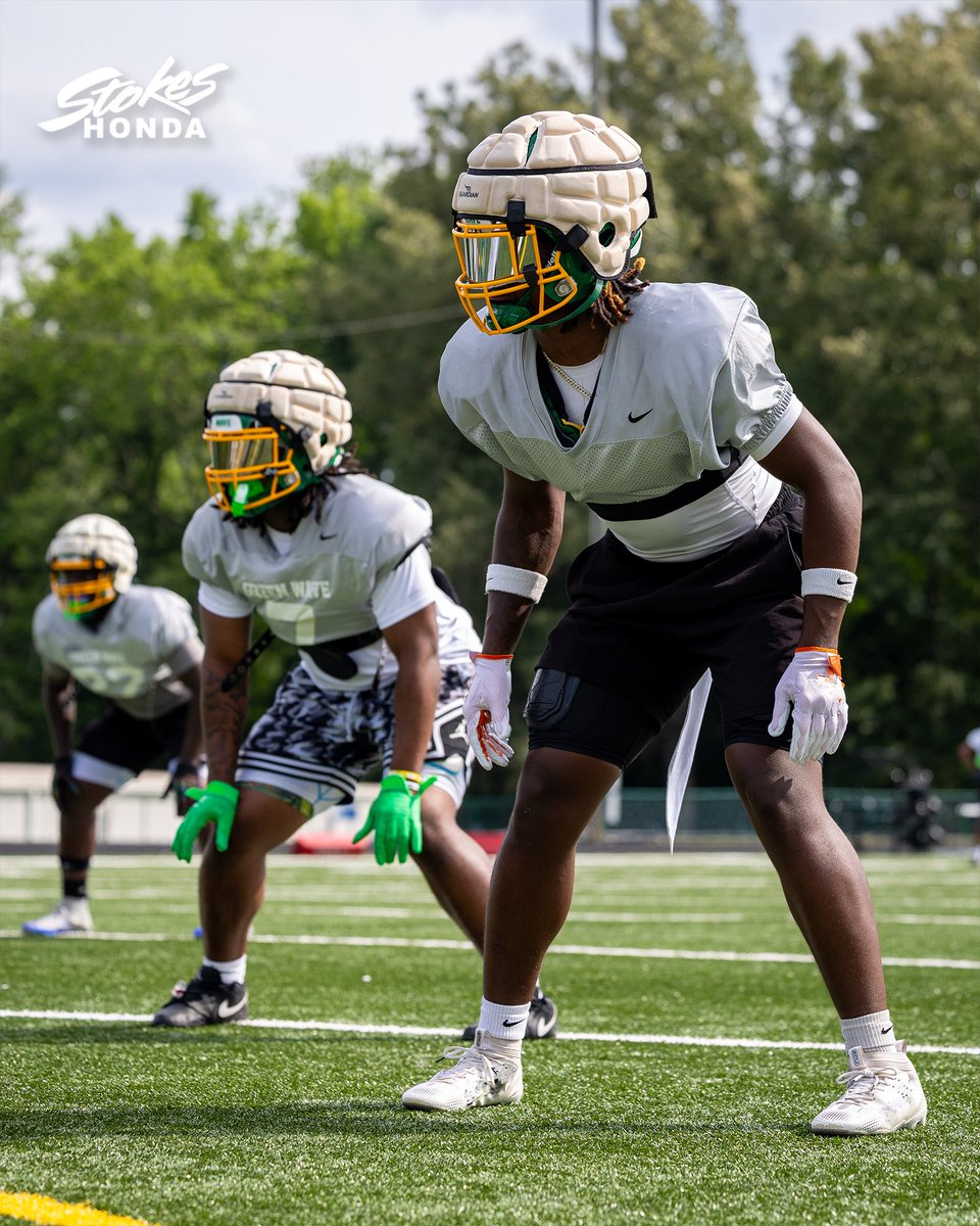 SummervilleFB's tweet photo. Focused.

#GoBigGreen | #VilleMentality
Powered by Stokes Honda North https://t.co/mDOTq7ZtAA