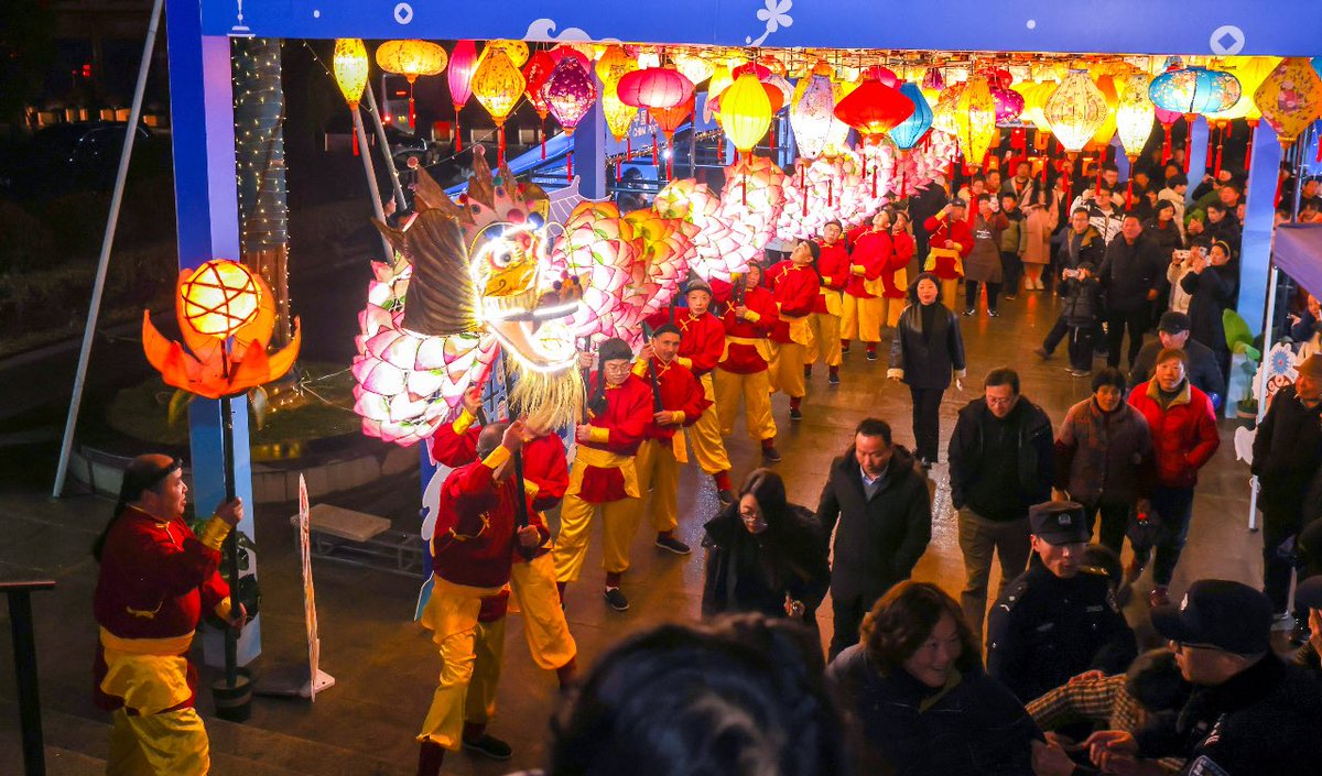 MbRbr19's tweet photo. China’s intangible cultural heritage: The ‘Dragon Lantern’ dance from Meixi, 200 years of heritage https://t.co/OCwpWzSADr