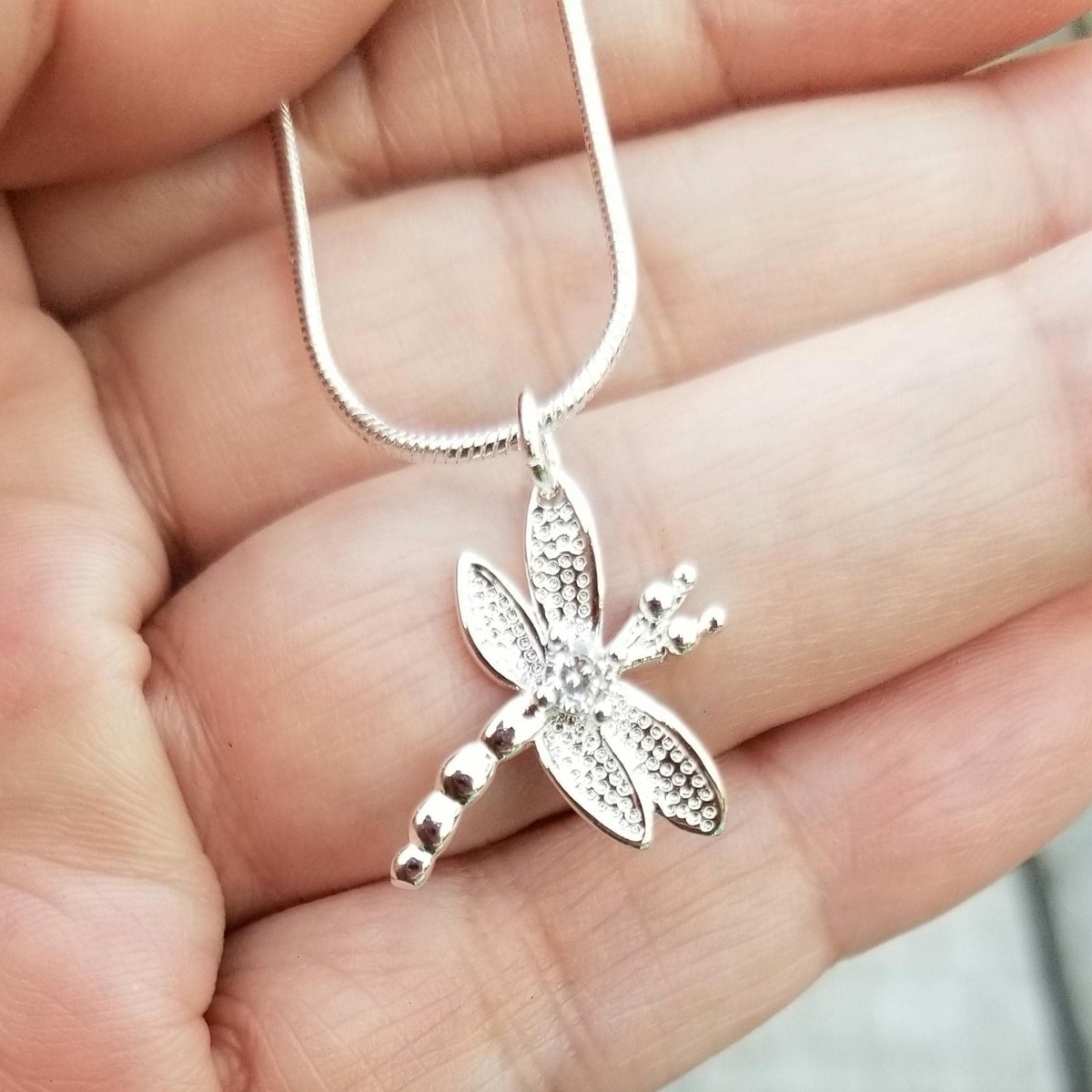 TrendingNowGift's tweet photo. Sterling Silver Dragonfly Pendant Necklace #jewelry #necklace #silvernecklace #handmadenecklace #Giftforher #etsy #fashion #handmadejewelry #dragonfly #dragonflyjewelry #GraduationVibes #graduationgift
https://t.co/E8e8sKnbd2 https://t.co/9DxAyN3tfM