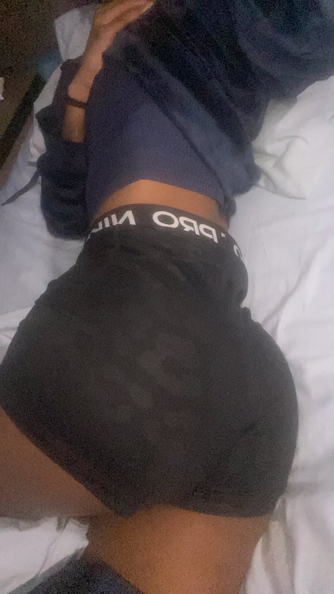 Funsizzee4k's tweet photo. available luvs jus pm me 😘😋 https://t.co/aRHOAiVci7