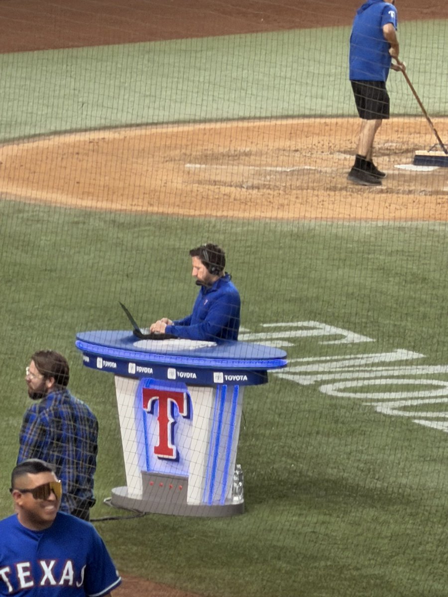 FallaTheLeader's tweet photo. This guy scored as much as the rangers tonight @JaredSandler https://t.co/ovt8GEvsEU
