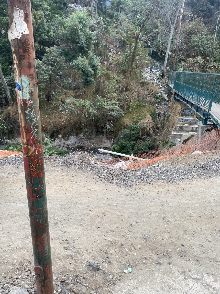 CiuddnoIncon's tweet photo. Regresaron las lluvias y @LopezCasarinJ no ha terminado de darle mantenimiento a la presa San Francisco/presa becerra, ni siquiera a concluido el muro de contención que prometió.

Para cuando cumplirá las promesas en @AlcaldiaAO @GobCDMX @ClaraBrugadaM @AztecaNoticias @nmasforo https://t.co/OsyXkFEci0