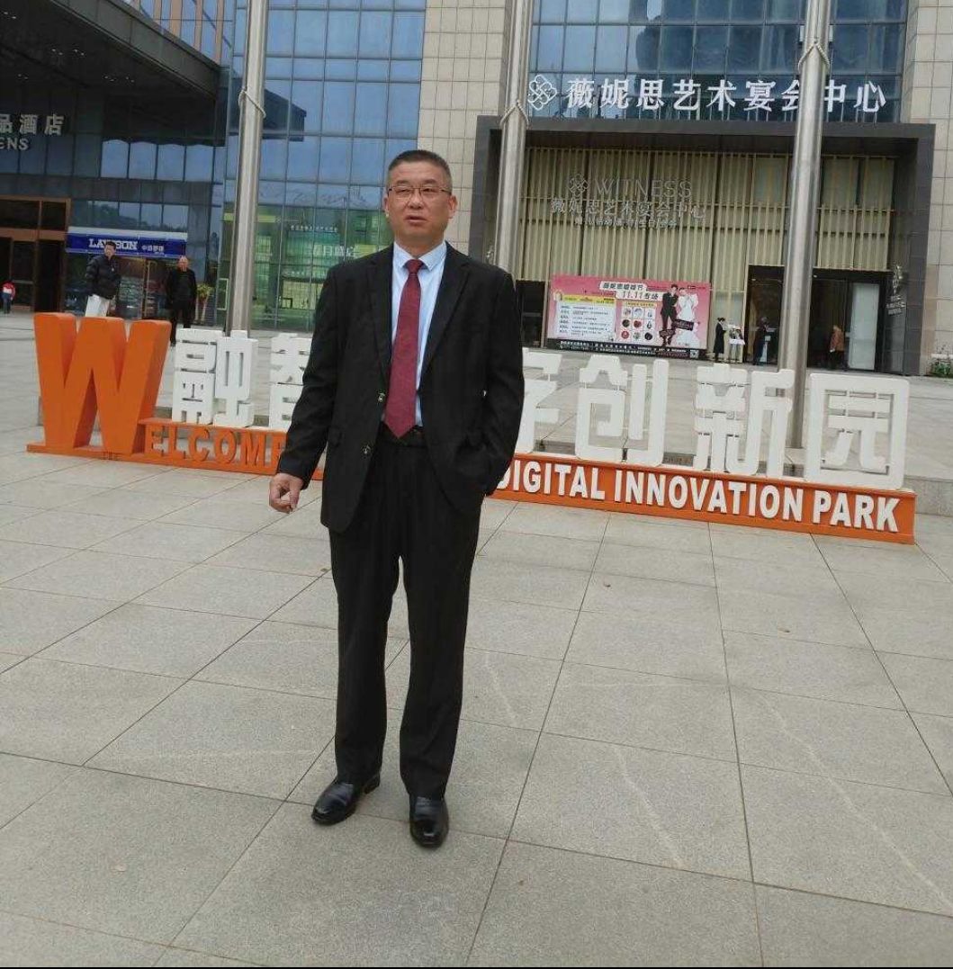 becker_ed89984's tweet photo. 正装大叔视频从开始一直叫到结束，想了解更多原创资源进电报预览群  https://t.co/IIVlALWT4f https://t.co/h5VOtLPsyZ