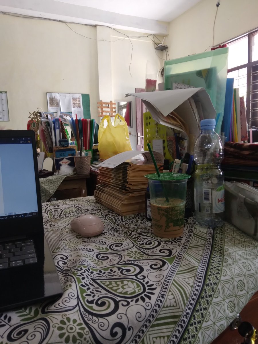 brown_zda's tweet photo. Kalo ada kopi poin di mejaku berarti suami hbs tak marahin,
Itu cara dia minta maaf dan merayu wkwk https://t.co/QloZvkQMmA